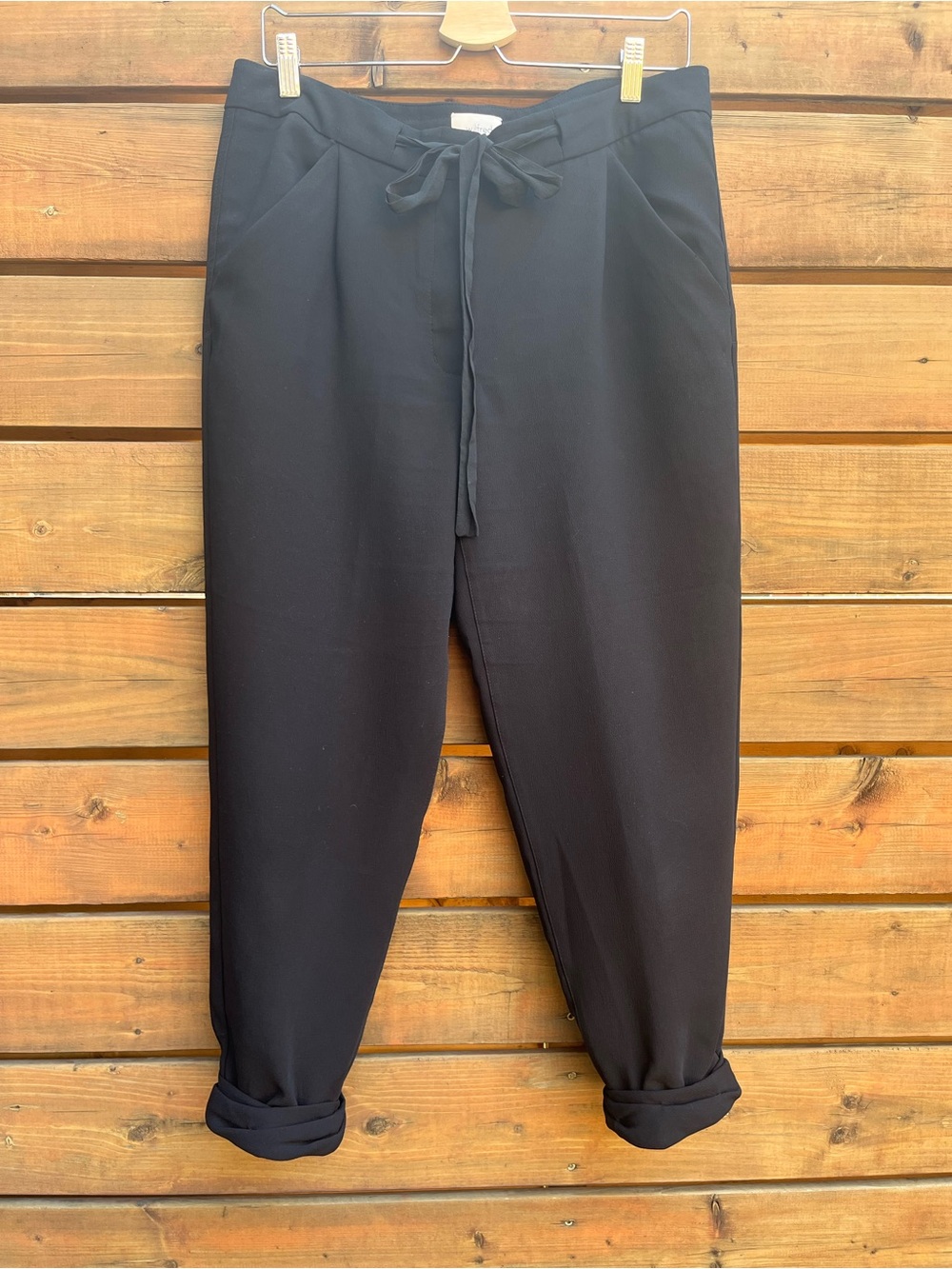 Aritzia Wilfred Cropped Cuffed Pants